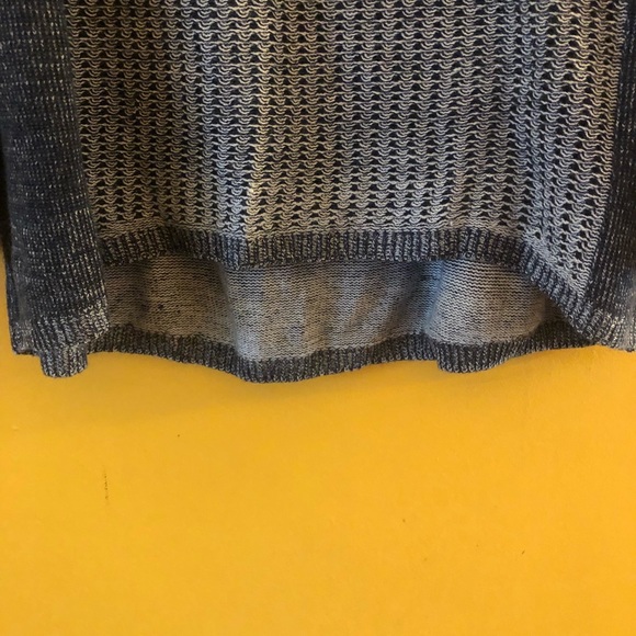 Cute lightweight sweater! - Picture 3 of 5